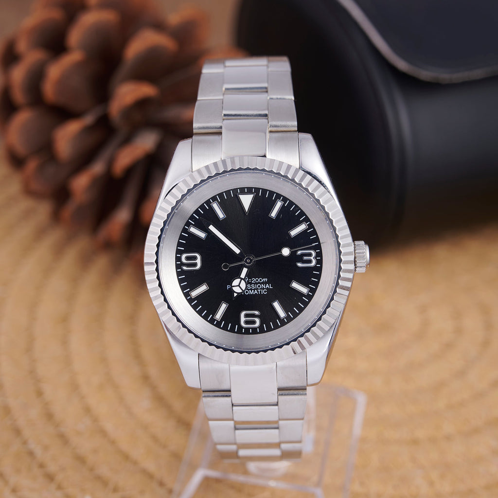 SEIKOJUST BLACK EXPLORER