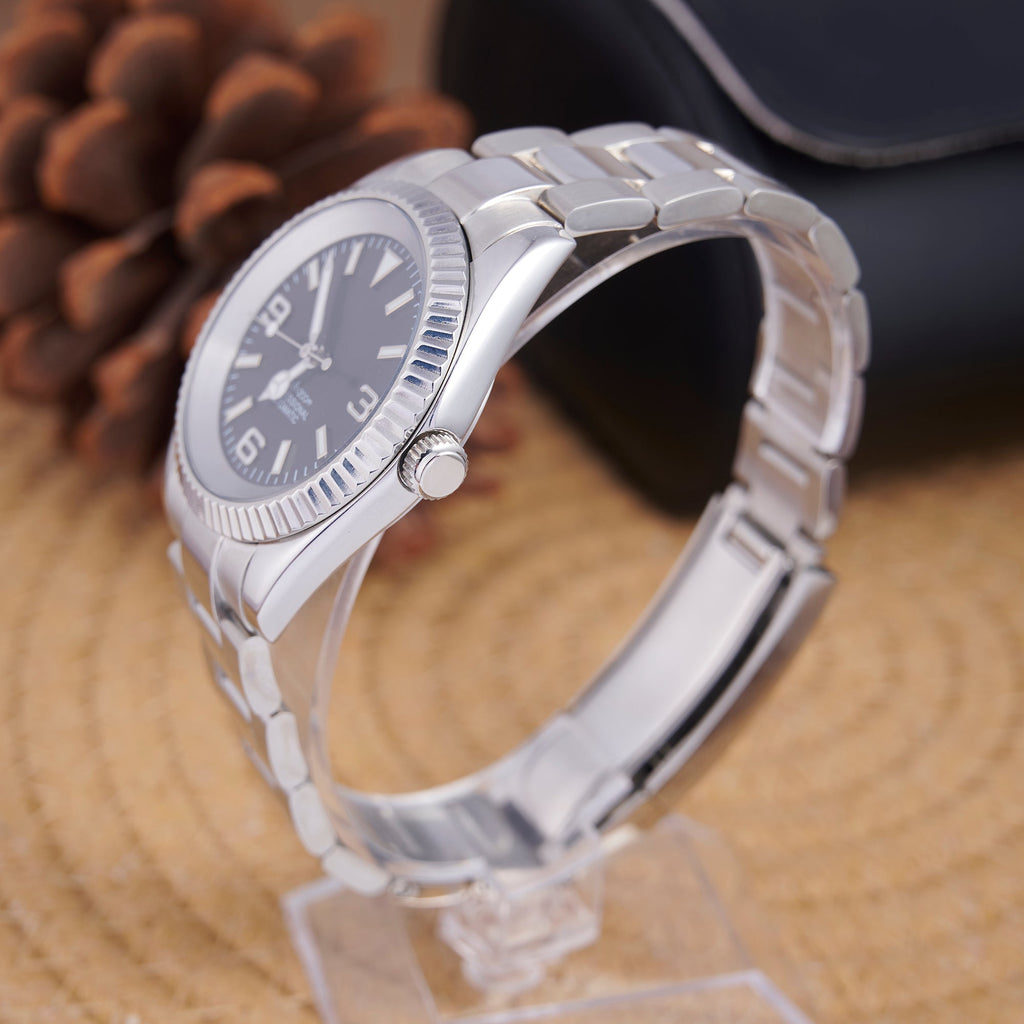 SEIKOJUST BLACK EXPLORER