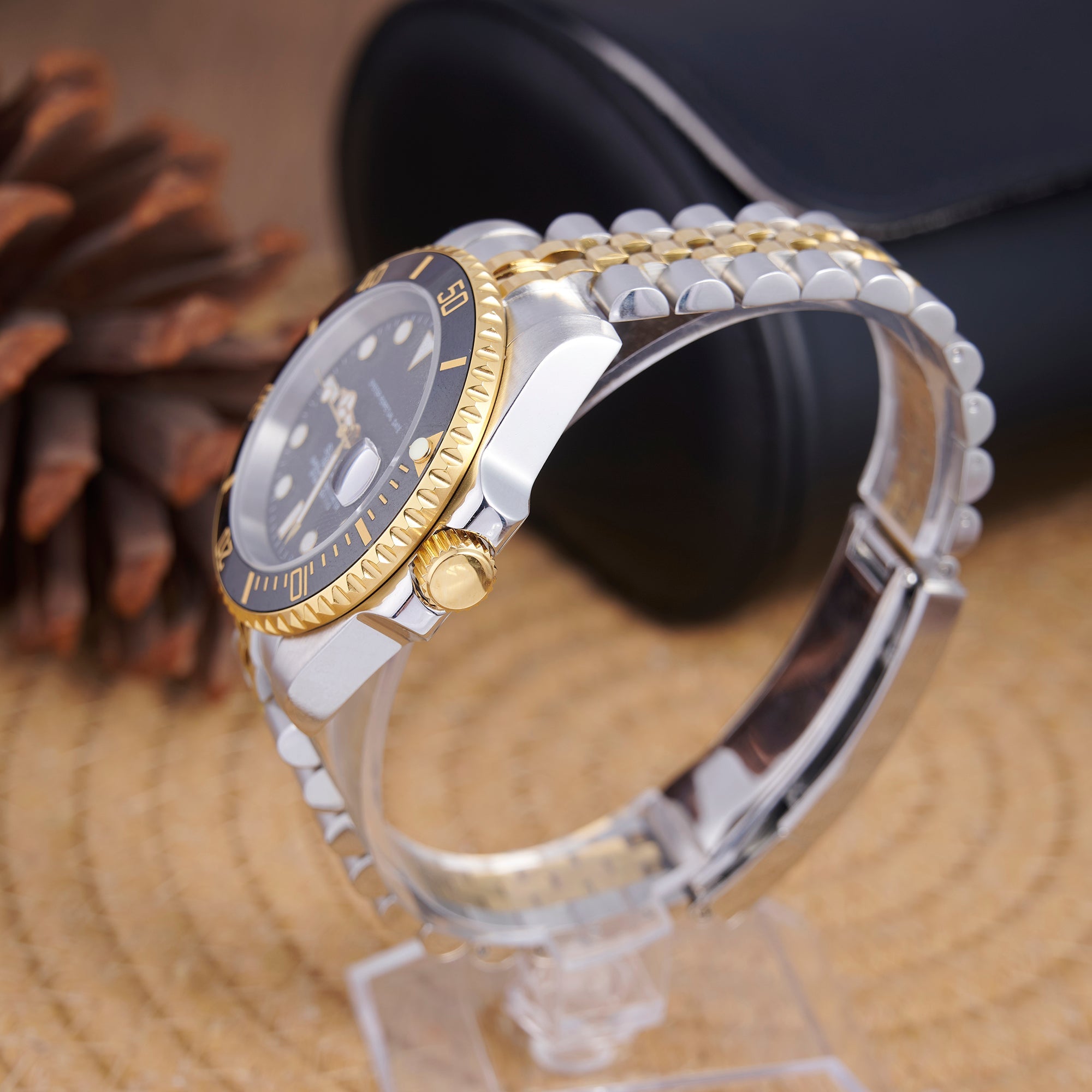 SEIKOMARINER MASTER GOLD AND BLACK