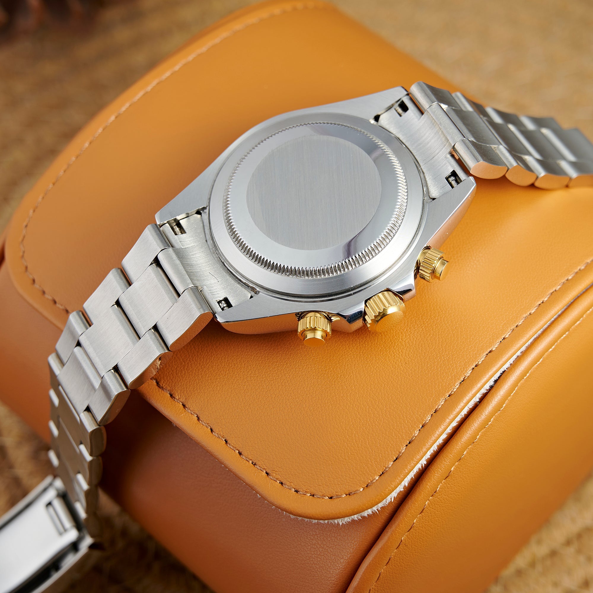 SEITONA BLACK AND GOLD DIAL